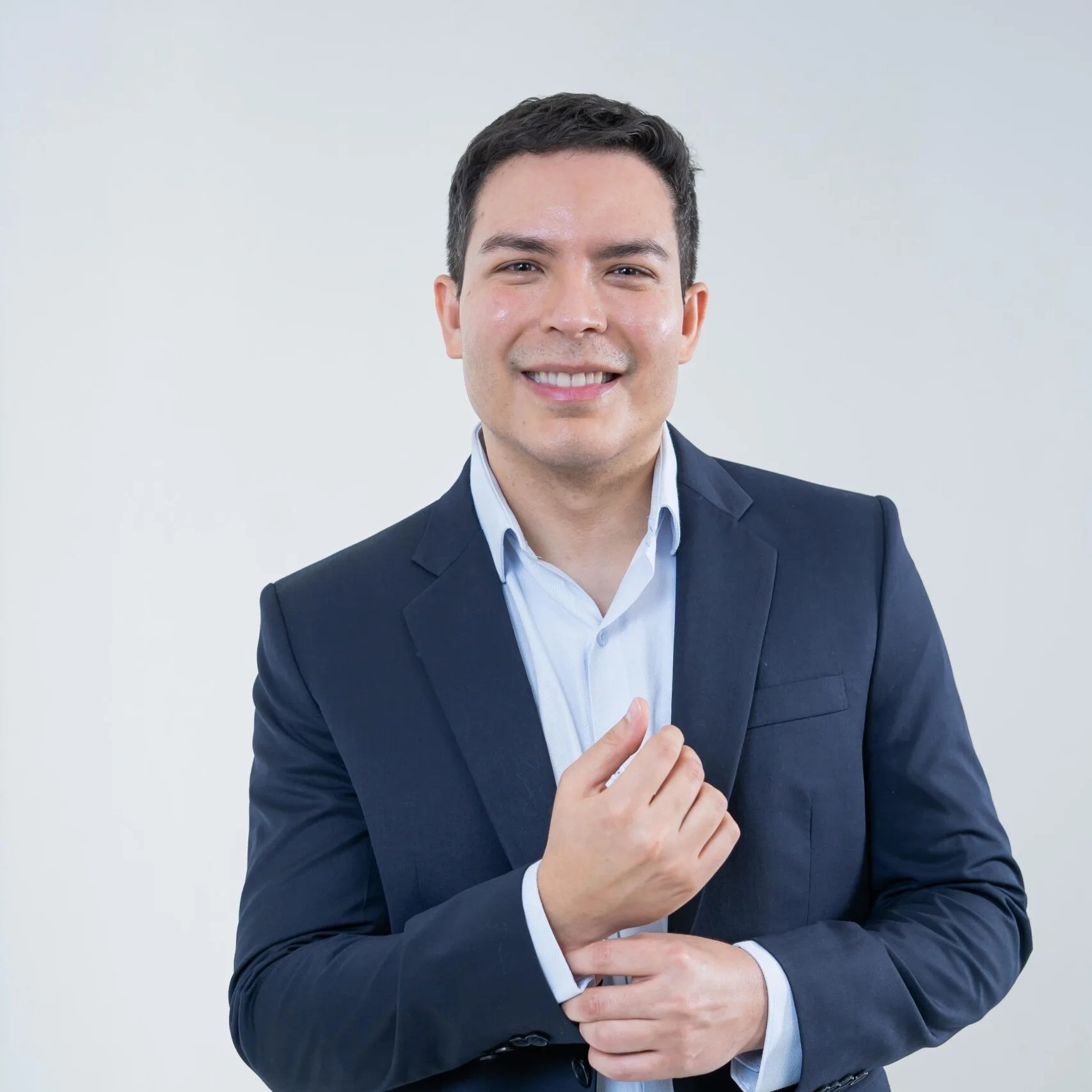 Dr. Jorge Vives